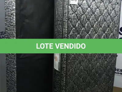 LOTE 070 - 01 COLCHÃO DE SOLTEIRO COM BASE. (NO ESTADO EM QUE SE ENCONTRA. SUJEITO A AVARIAS OCULTAS/VISÍVEIS.)  AU2194X