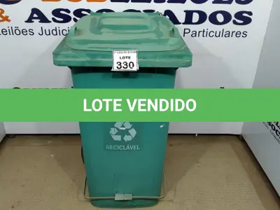 LOTE 330 - 01 LIXEIRA PLÁSTICA COM PEDAL. (NO ESTADO) ATENÇÃO! FAZER A VISITAÇÃO ANTES DE ARREMATAR, NÃO SABEMOS SE FUNCIONA. LEILÃO NÃO TEM GARANTIA E NEM DEVOLUÇÃO, SUJEITO A POSSÍVEIS AVARIAS VISÍVEIS/OCULTAS E/OU AUSÊNCIA DE COMPONENTES.