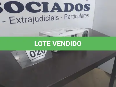 LOTE 020 - 01 PROJETOR MARCA NEC. (NO ESTADO) ATENÇÃO! FAZER A VISITAÇÃO ANTES DE ARREMATAR, NÃO SABEMOS SE FUNCIONA. LEILÃO NÃO TEM GARANTIA E NEM DEVOLUÇÃO, SUJEITO A POSSÍVEIS AVARIAS VISÍVEIS/OCULTAS E/OU AUSÊNCIA DE COMPONENTES.
