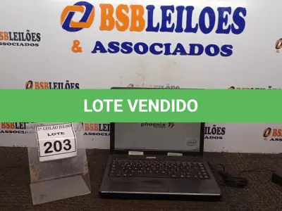 LOTE 203 - 01 NOTEBOOK MARCA VECTOR COM FONTE.  (NO ESTADO) ATENÇÃO! FAZER A VISITAÇÃO ANTES DE ARREMATAR, NÃO SABEMOS SE FUNCIONA. LEILÃO NÃO TEM GARANTIA E NEM DEVOLUÇÃO, SUJEITO A POSSÍVEIS AVARIAS VISÍVEIS/OCULTAS E/OU AUSÊNCIA DE COMPONENTES.