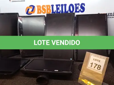 LOTE 178 - 07 MONITORES LCD DE MARCAS E MODELOS DIVERSOS. (NO ESTADO) ATENÇÃO! FAZER A VISITAÇÃO ANTES DE ARREMATAR, NÃO SABEMOS SE FUNCIONA. LEILÃO NÃO TEM GARANTIA E NEM DEVOLUÇÃO, SUJEITO A POSSÍVEIS AVARIAS VISÍVEIS/OCULTAS E/OU AUSÊNCIA DE COMPONENTES.