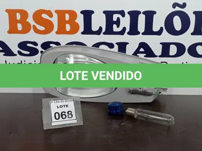 LOTE 068 - 01 LUMINÁRIA PRA POSTE. (NO ESTADO) ATENÇÃO! FAZER A VISITAÇÃO ANTES DE ARREMATAR, NÃO SABEMOS SE FUNCIONA, LEILÃO NÃO TEM GARANTIA E NEM DEVOLUÇÃO, SUJEITO A POSSÍVEIS AVARIAS VISÍVEIS/OCULTAS E/OU AUSÊNCIA DE COMPONENTES.