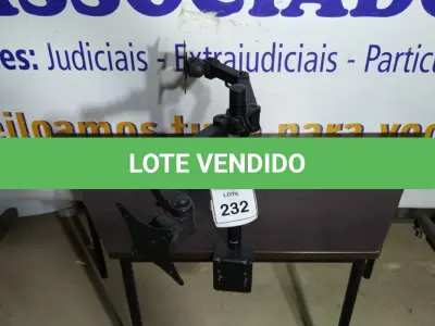 LOTE 232 -  01 SUPORTE DUPLO PARA MONITORES. (NO ESTADO EM QUE SE ENCONTRA. SUJEITO A AVARIAS OCULTAS/VISÍVEIS.)  