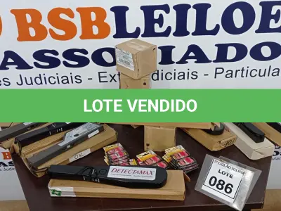 LOTE 086 - 07 DETECTORES DE METAL E 02 CAIXAS DE MARCADORES ADESIVOS. (NO ESTADO) ATENÇÃO! FAZER A VISITAÇÃO ANTES DE ARREMATAR, NÃO SABEMOS SE FUNCIONA, LEILÃO NÃO TEM GARANTIA E NEM DEVOLUÇÃO, SUJEITO A POSSÍVEIS AVARIAS VISÍVEIS/OCULTAS E/OU AUSÊNCIA DE COMPONENTES.