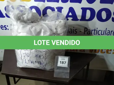 LOTE 187 -  01 SACO COM CORTINAS. (NO ESTADO EM QUE SE ENCONTRA. SUJEITO A AVARIAS OCULTAS/VISÍVEIS.)  