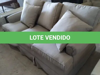 LOTE 228 - 01 SOFÁ 03 LUGARES.  (NO ESTADO EM QUE SE ENCONTRA. SUJEITO A AVARIAS OCULTAS/VISÍVEIS.)  BF8484D