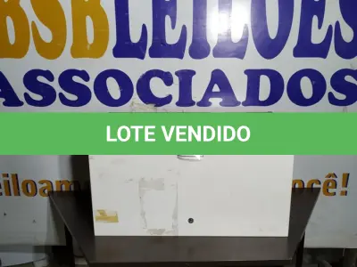 LOTE 206 - 01 ARMÁRIO SUSPENSO.  (NO ESTADO EM QUE SE ENCONTRA. SUJEITO A AVARIAS OCULTAS/VISÍVEIS.)  