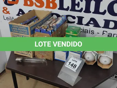 LOTE 148 - 01 LOTE COM GRANDE QUANTIDADE DE LÂMPADAS DE MARCAS E MODELOS DIVERSOS. (NO ESTADO) ATENÇÃO! FAZER A VISITAÇÃO ANTES DE ARREMATAR, NÃO SABEMOS SE FUNCIONA, LEILÃO NÃO TEM GARANTIA E NEM DEVOLUÇÃO, SUJEITO A POSSÍVEIS AVARIAS VISÍVEIS/OCULTAS E/OU AUSÊNCIA DE COMPONENTES.
