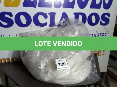 LOTE 220 -  01 SACO COM CORTINAS. (NO ESTADO EM QUE SE ENCONTRA. SUJEITO A AVARIAS OCULTAS/VISÍVEIS.)  