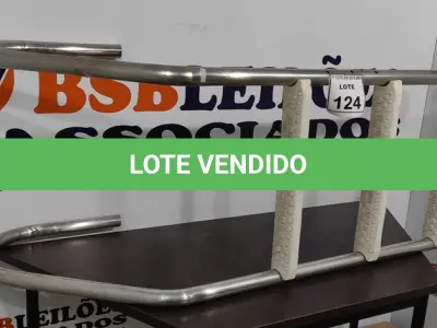 LOTE 124 - 01 ESCADA PARA PISCINA. (NO ESTADO) ATENÇÃO! FAZER A VISITAÇÃO ANTES DE ARREMATAR, NÃO SABEMOS SE FUNCIONA, LEILÃO NÃO TEM GARANTIA E NEM DEVOLUÇÃO, SUJEITO A POSSÍVEIS AVARIAS VISÍVEIS/OCULTAS E/OU AUSÊNCIA DE COMPONENTES.