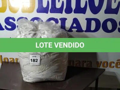 LOTE 182 -  01 SACO COM CORTINAS. (NO ESTADO EM QUE SE ENCONTRA. SUJEITO A AVARIAS OCULTAS/VISÍVEIS.)  