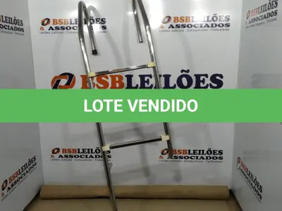 LOTE 019 - 01 ESCADA PARA PISCINA. (NO ESTADO) ATENÇÃO! FAZER A VISITAÇÃO ANTES DE ARREMATAR, NÃO SABEMOS SE FUNCIONA, LEILÃO NÃO TEM GARANTIA E NEM DEVOLUÇÃO, SUJEITO A POSSÍVEIS AVARIAS VISÍVEIS/OCULTAS E/OU AUSÊNCIA DE COMPONENTES.