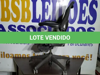 LOTE 213 - 01 CADEIRA HERMA MILLER.  (NO ESTADO EM QUE SE ENCONTRA. SUJEITO A AVARIAS OCULTAS/VISÍVEIS.)  