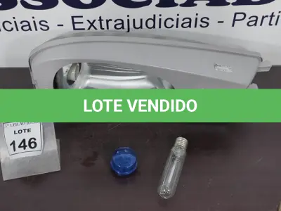 LOTE 146 - 01 LUMINÁRIA DE POSTE. (NO ESTADO) ATENÇÃO! FAZER A VISITAÇÃO ANTES DE ARREMATAR, NÃO SABEMOS SE FUNCIONA, LEILÃO NÃO TEM GARANTIA E NEM DEVOLUÇÃO, SUJEITO A POSSÍVEIS AVARIAS VISÍVEIS/OCULTAS E/OU AUSÊNCIA DE COMPONENTES.