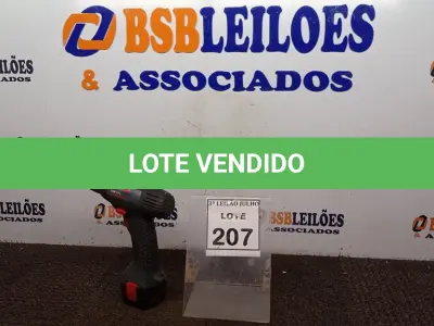 LOTE 207 - 01 PARAFUSADEIRA GSR 7,2-1 MARCA BOSCH. (NO ESTADO) ATENÇÃO! FAZER A VISITAÇÃO ANTES DE ARREMATAR, NÃO SABEMOS SE FUNCIONA, LEILÃO NÃO TEM GARANTIA E NEM DEVOLUÇÃO, SUJEITO A POSSÍVEIS AVARIAS VISÍVEIS/OCULTAS E/OU AUSÊNCIA DE COMPONENTES.