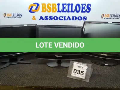 LOTE 035 - 03 MONITORES LCD DE MARCAS E MODELOS VARIADOS. (NO ESTADO) ATENÇÃO! FAZER A VISITAÇÃO ANTES DE ARREMATAR, NÃO SABEMOS SE FUNCIONA, LEILÃO NÃO TEM GARANTIA E NEM DEVOLUÇÃO, SUJEITO A POSSÍVEIS AVARIAS VISÍVEIS/OCULTAS E/OU AUSÊNCIA DE COMPONENTES.