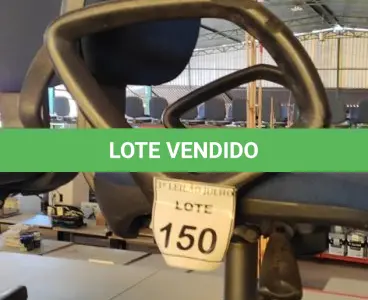 LOTE 150 - 01 CADEIRA DE ESCRITÓRIO GIRATÓRIA COM RODINHAS. (NO ESTADO) ATENÇÃO! FAZER A VISITAÇÃO ANTES DE ARREMATAR, NÃO SABEMOS SE FUNCIONA, LEILÃO NÃO TEM GARANTIA E NEM DEVOLUÇÃO, SUJEITO A POSSÍVEIS AVARIAS VISÍVEIS/OCULTAS E/OU AUSÊNCIA DE COMPONENTES.
