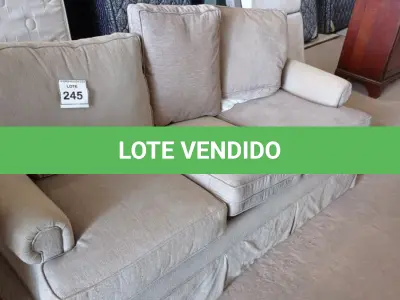 LOTE 245 - 01 SOFÁ 03 LUGARES. (NO ESTADO EM QUE SE ENCONTRA. SUJEITO A AVARIAS OCULTAS/VISÍVEIS.)  BF8635K