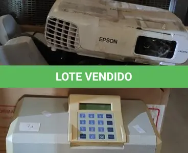 LOTE 112 - 01 COIFA EM INOX, 01 PROJETOR, UMA IMPRESSORA DE CHEQUES, E GRANDE QUANTIDADE DE CAIXINHAS DE SOM PARA PC. (NO ESTADO) ATENÇÃO! FAZER A VISITAÇÃO ANTES DE ARREMATAR, NÃO SABEMOS SE FUNCIONA, LEILÃO NÃO TEM GARANTIA E NEM DEVOLUÇÃO, SUJEITO A POSSÍVEIS AVARIAS VISÍVEIS/OCULTAS E/OU AUSÊNCIA DE COMPONENTES.