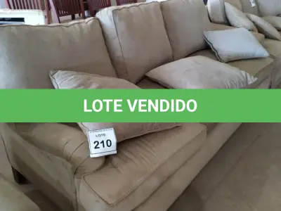 LOTE 210 -  01 SOFÁ 03 LUGARES. (NO ESTADO EM QUE SE ENCONTRA. SUJEITO A AVARIAS OCULTAS/VISÍVEIS.)  BF7415M