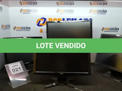 LOTE 021 - 04 MONITORES LCD COM MARCAS E MODELOS VARIADOS. (NO ESTADO) ATENÇÃO! FAZER A VISITAÇÃO ANTES DE ARREMATAR, NÃO SABEMOS SE FUNCIONA, LEILÃO NÃO TEM GARANTIA E NEM DEVOLUÇÃO, SUJEITO A POSSÍVEIS AVARIAS VISÍVEIS/OCULTAS E/OU AUSÊNCIA DE COMPONENTES.