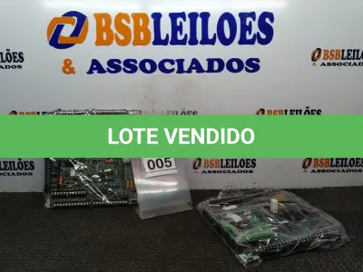 LOTE 005 - 02 PLACAS MÃE. (NO ESTADO) ATENÇÃO! FAZER A VISITAÇÃO ANTES DE ARREMATAR, NÃO SABEMOS SE FUNCIONA, LEILÃO NÃO TEM GARANTIA E NEM DEVOLUÇÃO, SUJEITO A POSSÍVEIS AVARIAS VISÍVEIS/OCULTAS E/OU AUSÊNCIA DE COMPONENTES.