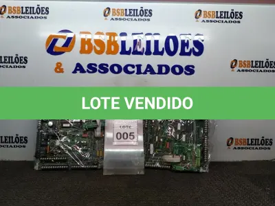 LOTE 005 - 02 PLACAS MÃE. (NO ESTADO) ATENÇÃO! FAZER A VISITAÇÃO ANTES DE ARREMATAR, NÃO SABEMOS SE FUNCIONA, LEILÃO NÃO TEM GARANTIA E NEM DEVOLUÇÃO, SUJEITO A POSSÍVEIS AVARIAS VISÍVEIS/OCULTAS E/OU AUSÊNCIA DE COMPONENTES.