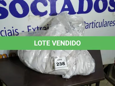 LOTE 238 - 01 SACO COM CORTINAS.  (NO ESTADO EM QUE SE ENCONTRA. SUJEITO A AVARIAS OCULTAS/VISÍVEIS.)