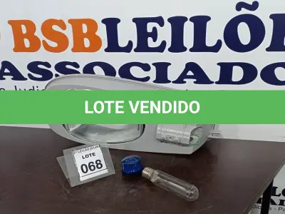 LOTE 068 - 01 LUMINÁRIA PRA POSTE. (NO ESTADO) ATENÇÃO! FAZER A VISITAÇÃO ANTES DE ARREMATAR, NÃO SABEMOS SE FUNCIONA, LEILÃO NÃO TEM GARANTIA E NEM DEVOLUÇÃO, SUJEITO A POSSÍVEIS AVARIAS VISÍVEIS/OCULTAS E/OU AUSÊNCIA DE COMPONENTES.