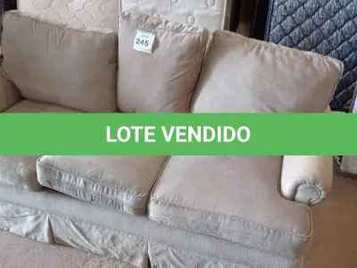 LOTE 245 - 01 SOFÁ 03 LUGARES. (NO ESTADO EM QUE SE ENCONTRA. SUJEITO A AVARIAS OCULTAS/VISÍVEIS.)  BF8635K