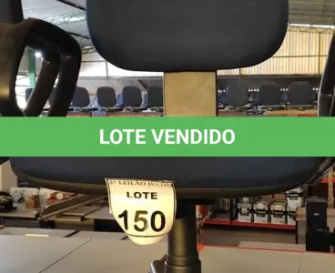 LOTE 150 - 01 CADEIRA DE ESCRITÓRIO GIRATÓRIA COM RODINHAS. (NO ESTADO) ATENÇÃO! FAZER A VISITAÇÃO ANTES DE ARREMATAR, NÃO SABEMOS SE FUNCIONA, LEILÃO NÃO TEM GARANTIA E NEM DEVOLUÇÃO, SUJEITO A POSSÍVEIS AVARIAS VISÍVEIS/OCULTAS E/OU AUSÊNCIA DE COMPONENTES.