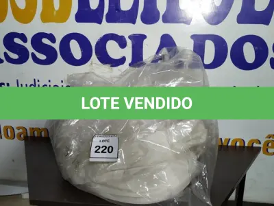 LOTE 220 -  01 SACO COM CORTINAS. (NO ESTADO EM QUE SE ENCONTRA. SUJEITO A AVARIAS OCULTAS/VISÍVEIS.)  