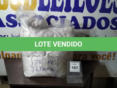 LOTE 187 -  01 SACO COM CORTINAS. (NO ESTADO EM QUE SE ENCONTRA. SUJEITO A AVARIAS OCULTAS/VISÍVEIS.)  