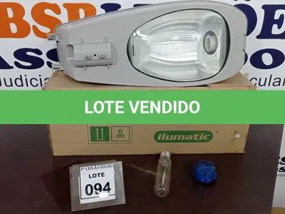LOTE 094 - 01 LUMINÁRIA DE POSTE. (NO ESTADO) ATENÇÃO! FAZER A VISITAÇÃO ANTES DE ARREMATAR, NÃO SABEMOS SE FUNCIONA, LEILÃO NÃO TEM GARANTIA E NEM DEVOLUÇÃO, SUJEITO A POSSÍVEIS AVARIAS VISÍVEIS/OCULTAS E/OU AUSÊNCIA DE COMPONENTES.