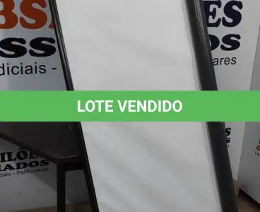 LOTE 105 - 01 TELA DE PROJEÇÃO RETRÁTIL. (NO ESTADO) ATENÇÃO! FAZER A VISITAÇÃO ANTES DE ARREMATAR, NÃO SABEMOS SE FUNCIONA, LEILÃO NÃO TEM GARANTIA E NEM DEVOLUÇÃO, SUJEITO A POSSÍVEIS AVARIAS VISÍVEIS/OCULTAS E/OU AUSÊNCIA DE COMPONENTES.