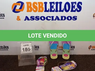 LOTE 185 - 02 PARES DE SANDALHAS HAVAIANAS MODELO FEMININO TAMANHOS 33 E 37.  (NO ESTADO) ATENÇÃO! FAZER A VISITAÇÃO ANTES DE ARREMATAR, NÃO SABEMOS SE FUNCIONA. LEILÃO NÃO TEM GARANTIA E NEM DEVOLUÇÃO, SUJEITO A POSSÍVEIS AVARIAS VISÍVEIS/OCULTAS E/OU AUSÊNCIA DE COMPONENTES.