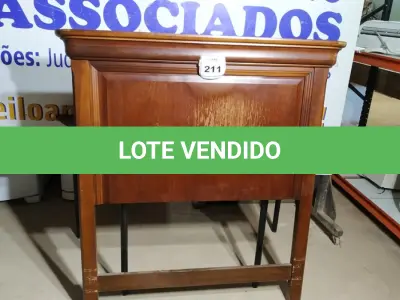 LOTE 211 -  01 CABECEIRA DE CAMA. (NO ESTADO EM QUE SE ENCONTRA. SUJEITO A AVARIAS OCULTAS/VISÍVEIS.)  BF8593U