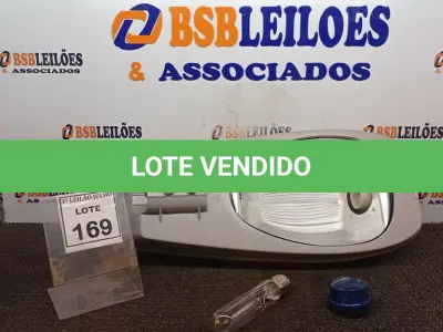 LOTE 169 - 01 LUMINÁRIA DE POSTE. (NO ESTADO) ATENÇÃO! FAZER A VISITAÇÃO ANTES DE ARREMATAR, NÃO SABEMOS SE FUNCIONA, LEILÃO NÃO TEM GARANTIA E NEM DEVOLUÇÃO, SUJEITO A POSSÍVEIS AVARIAS VISÍVEIS/OCULTAS E/OU AUSÊNCIA DE COMPONENTES.