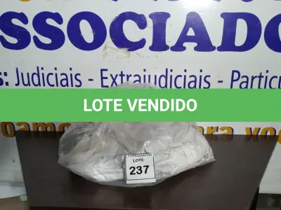 LOTE 237 -  01 SACO COM CORTINAS. (NO ESTADO EM QUE SE ENCONTRA. SUJEITO A AVARIAS OCULTAS/VISÍVEIS.)  