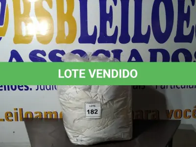 LOTE 182 -  01 SACO COM CORTINAS. (NO ESTADO EM QUE SE ENCONTRA. SUJEITO A AVARIAS OCULTAS/VISÍVEIS.)  