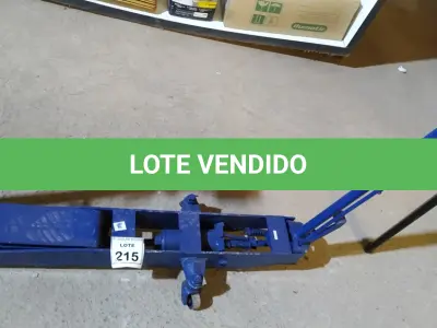 LOTE 215 - 01 MACACO JACARÉ HIDRÁULICO NA COR AZUL. (NO ESTADO) ATENÇÃO! FAZER A VISITAÇÃO ANTES DE ARREMATAR, NÃO SABEMOS SE FUNCIONA, LEILÃO NÃO TEM GARANTIA E NEM DEVOLUÇÃO, SUJEITO A POSSÍVEIS AVARIAS VISÍVEIS/OCULTAS E/OU AUSÊNCIA DE COMPONENTES.