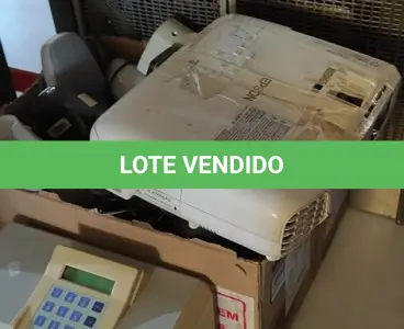 LOTE 112 - 01 COIFA EM INOX, 01 PROJETOR, UMA IMPRESSORA DE CHEQUES, E GRANDE QUANTIDADE DE CAIXINHAS DE SOM PARA PC. (NO ESTADO) ATENÇÃO! FAZER A VISITAÇÃO ANTES DE ARREMATAR, NÃO SABEMOS SE FUNCIONA, LEILÃO NÃO TEM GARANTIA E NEM DEVOLUÇÃO, SUJEITO A POSSÍVEIS AVARIAS VISÍVEIS/OCULTAS E/OU AUSÊNCIA DE COMPONENTES.
