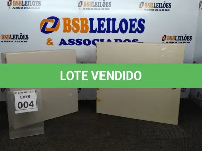 LOTE 004 - 02 QUADROS DE DISTRIBUIÇÃO DE METAL SENDO 01 COM PLACA ELETRÔNICA. (NO ESTADO) ATENÇÃO! FAZER A VISITAÇÃO ANTES DE ARREMATAR, NÃO SABEMOS SE FUNCIONA, LEILÃO NÃO TEM GARANTIA E NEM DEVOLUÇÃO, SUJEITO A POSSÍVEIS AVARIAS VISÍVEIS/OCULTAS E/OU AUSÊNCIA DE COMPONENTES.