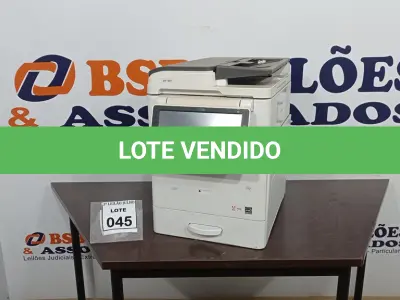 LOTE 045 - 01 IMPRESSORA MULTIFUNCIONAL COM TELA DIGITAL MARCA RICOH. (NO ESTADO) ATENÇÃO! FAZER A VISITAÇÃO ANTES DE ARREMATAR, NÃO SABEMOS SE FUNCIONA, LEILÃO NÃO TEM GARANTIA E NEM DEVOLUÇÃO, SUJEITO A POSSÍVEIS AVARIAS VISÍVEIS/OCULTAS E/OU AUSÊNCIA DE COMPONENTES.