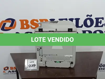 LOTE 039 - 01 IMPRESSORA MULTIFUNCIONAL MODELO SP4510SF MARCA RICOH. (NO ESTADO) ATENÇÃO! FAZER A VISITAÇÃO ANTES DE ARREMATAR, NÃO SABEMOS SE FUNCIONA, LEILÃO NÃO TEM GARANTIA E NEM DEVOLUÇÃO, SUJEITO A POSSÍVEIS AVARIAS VISÍVEIS/OCULTAS E/OU AUSÊNCIA DE COMPONENTES.