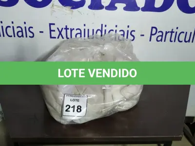 LOTE 218 -  01 SACO COM CORTINAS. (NO ESTADO EM QUE SE ENCONTRA. SUJEITO A AVARIAS OCULTAS/VISÍVEIS.)  