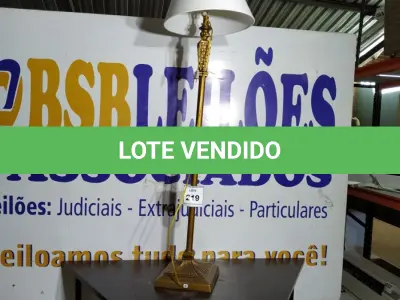 LOTE 219 - 01 ABAJUR. (NO ESTADO EM QUE SE ENCONTRA. SUJEITO A AVARIAS OCULTAS/VISÍVEIS.)  AU2245S