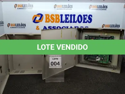 LOTE 004 - 02 QUADROS DE DISTRIBUIÇÃO DE METAL SENDO 01 COM PLACA ELETRÔNICA. (NO ESTADO) ATENÇÃO! FAZER A VISITAÇÃO ANTES DE ARREMATAR, NÃO SABEMOS SE FUNCIONA, LEILÃO NÃO TEM GARANTIA E NEM DEVOLUÇÃO, SUJEITO A POSSÍVEIS AVARIAS VISÍVEIS/OCULTAS E/OU AUSÊNCIA DE COMPONENTES.