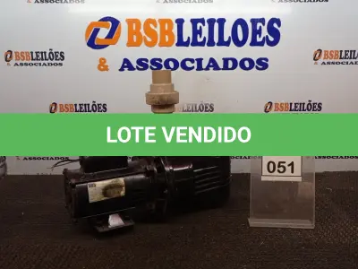 LOTE 051 - 01 BOMBA COM PRÉ FILTRO DE PISCINA. (NO ESTADO) ATENÇÃO! FAZER A VISITAÇÃO ANTES DE ARREMATAR, NÃO SABEMOS SE FUNCIONA, LEILÃO NÃO TEM GARANTIA E NEM DEVOLUÇÃO, SUJEITO A POSSÍVEIS AVARIAS VISÍVEIS/OCULTAS E/OU AUSÊNCIA DE COMPONENTES.
