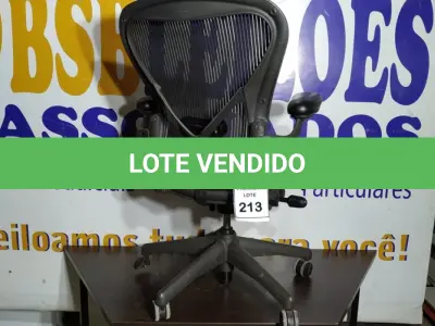 LOTE 213 - 01 CADEIRA HERMA MILLER.  (NO ESTADO EM QUE SE ENCONTRA. SUJEITO A AVARIAS OCULTAS/VISÍVEIS.)  